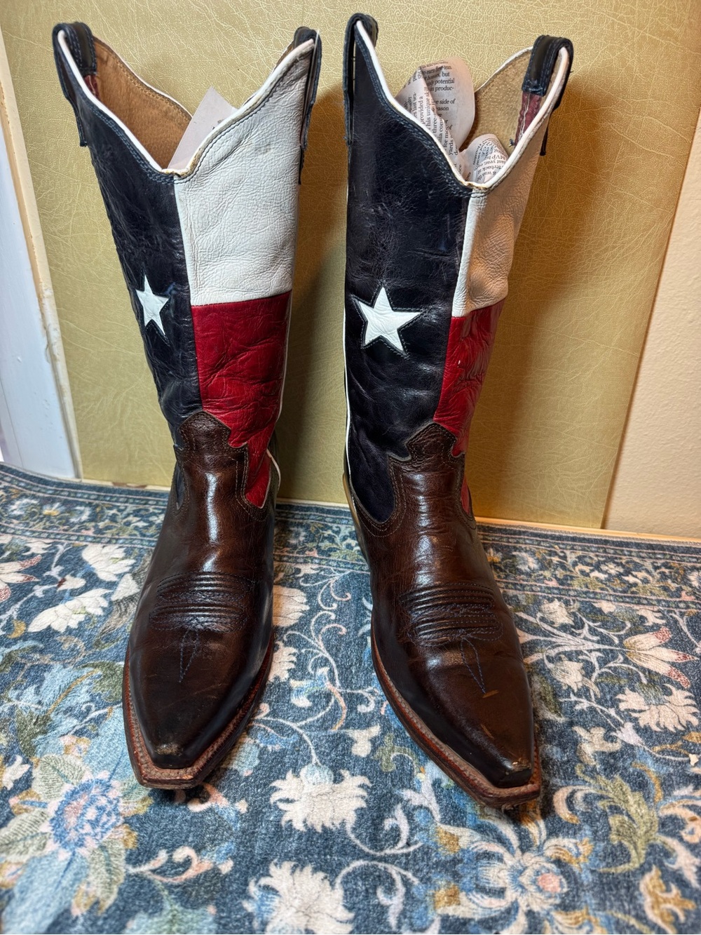 Twisted X Tri-Panel Western Heeled Boots in Black, Red & White